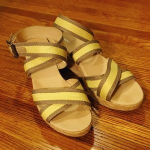 🆓️🔴FWP🔴Old Navy sandals